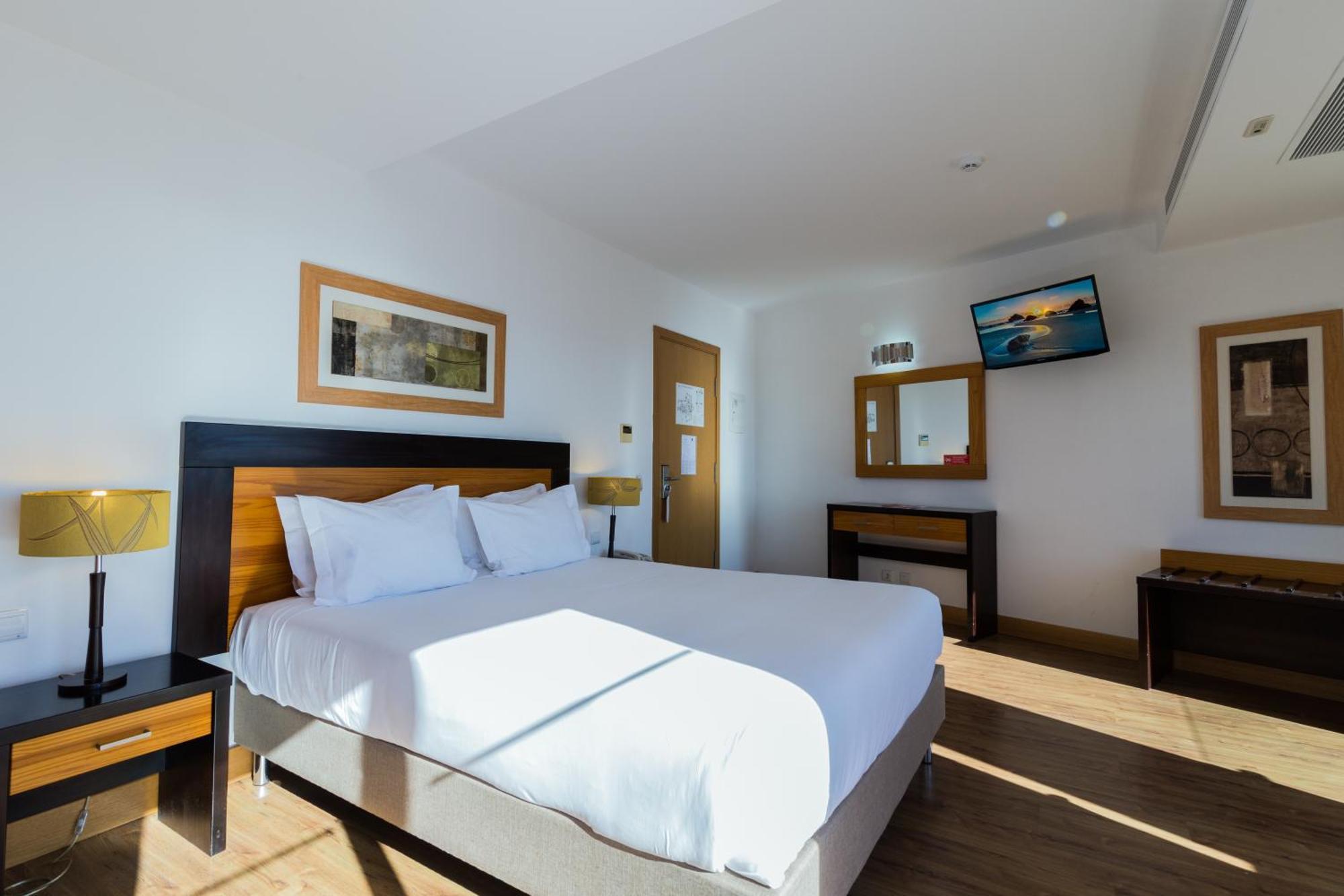 Standard Double or Twin Room,1274410612:JPEG
